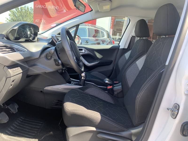 Peugeot 2008 essence Boite manuelle proche lempdes
