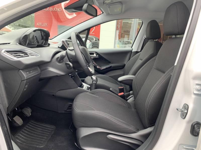 208 PURETECH 1.2 PROCHE CLERMONT-FERRAND