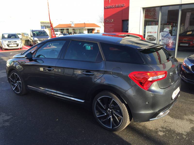 DS5 EAT 6 CUIR REVISION BUENO RIOM MENETROL MOZAC