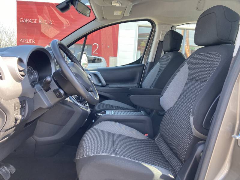 PEUGEOT PARNTER DIESEL 5 PLACES ECRAN TACTILE PROCHE PUY DE DOME
